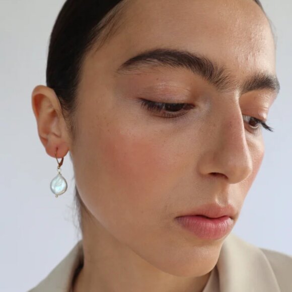 COPY - Reliquia Mini Keshi Pearl Earrings - Picture 2 of 3